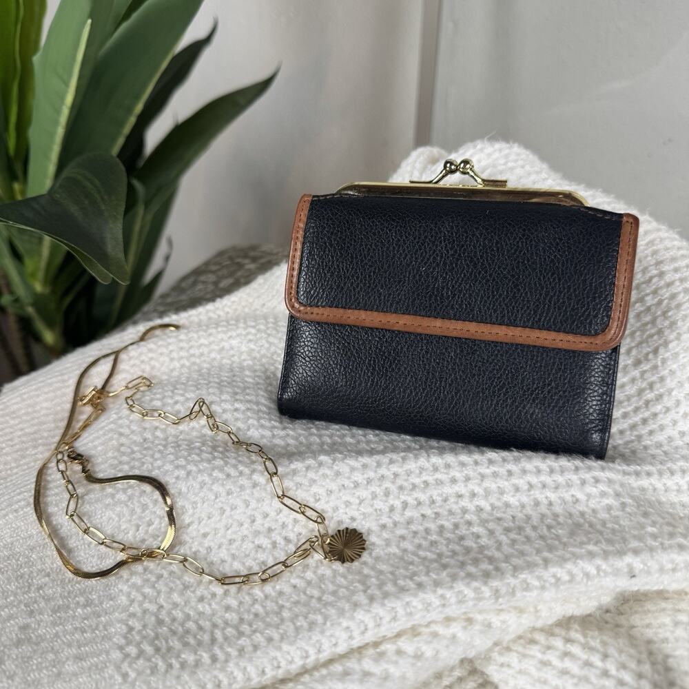 VINTAGE Leather Black and‎ Tan Kiss Lock Clutch Coin Purse Wallet